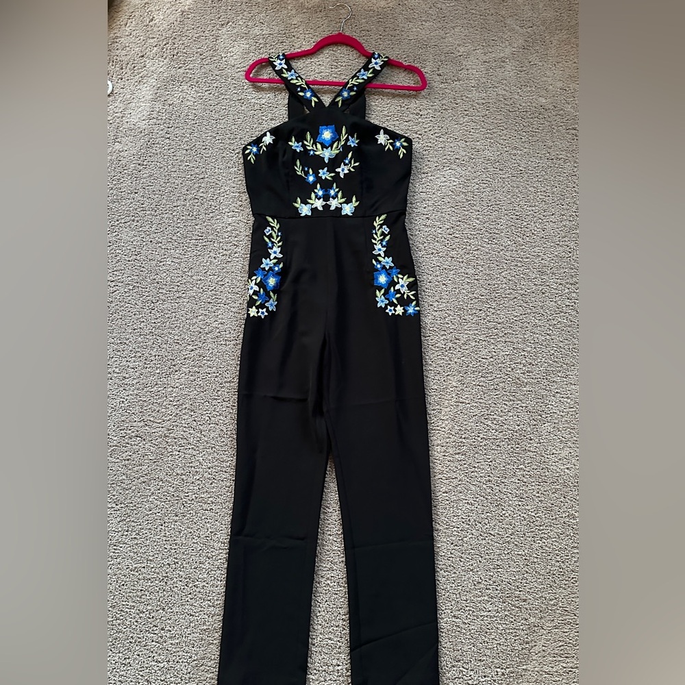 Jumpsuit with floral embroidery